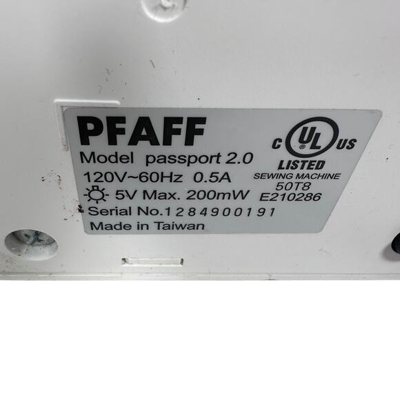 Pfaff Passport 2.0 Sewing Machine IDT System Compact FOR PARTS OR REPAIR READ - Picture 12 of 12
